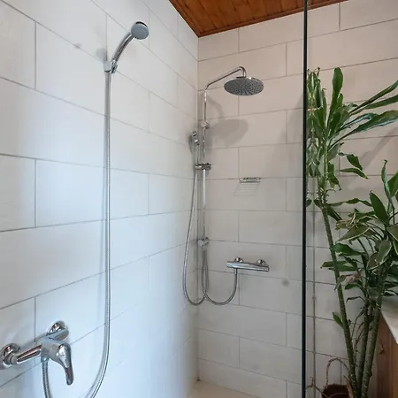 Helda - Private Bedroom In A Shared Of 4 Bedroom *